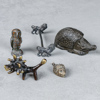 Figurer, hänge, brons och gjutjärn, 5 delar