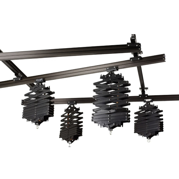 Fotostudioutrustning, takräls 4 x 4 meter inkl. 4 pantografer, oanvänt