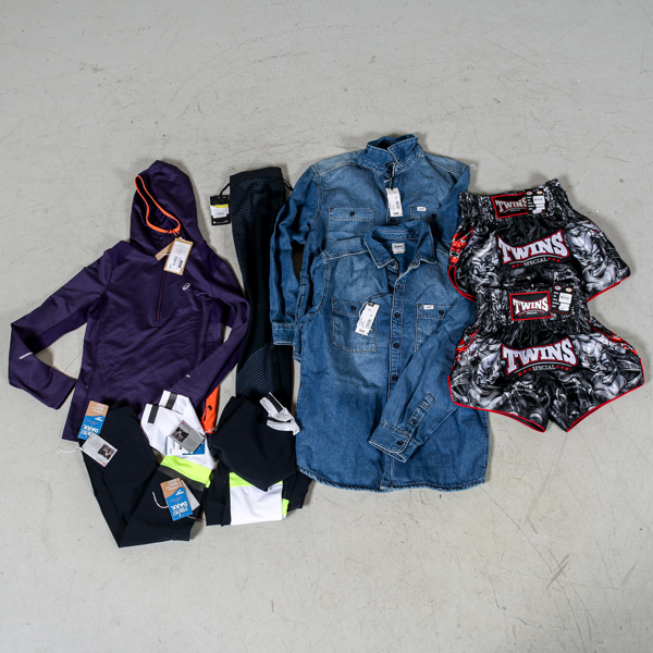Kläder, bla Lee, Asics, Brooks, blandade storlekar, oanvända