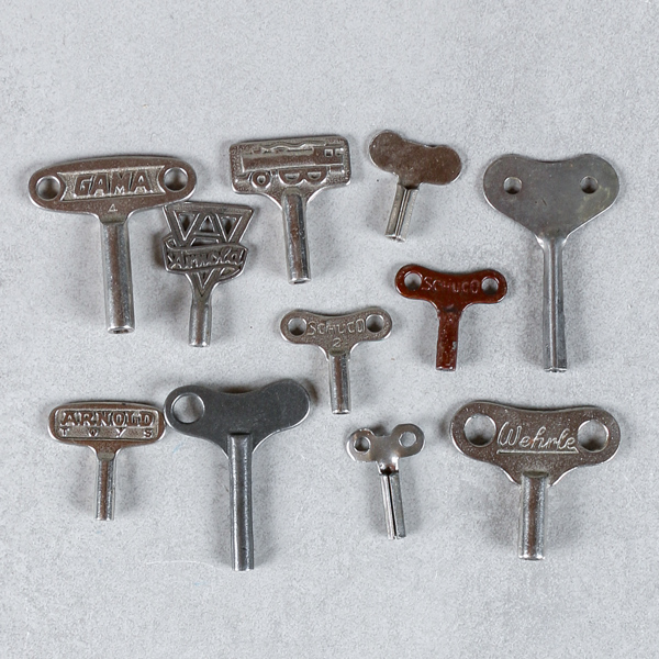 Nycklar till plåtleksaker, 11 st, bla Schuco, Arnold, Gama
