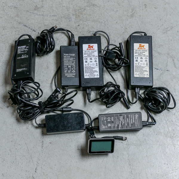 Laddare till elsparkcykel, 6 st varaav 2 st Mi