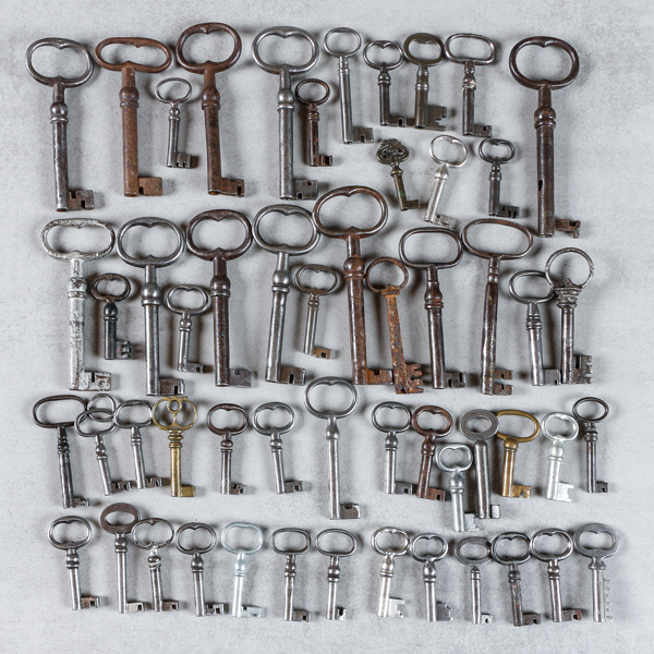 Äldre nycklar, 1800/1900-tal, hål i skaft/pipa