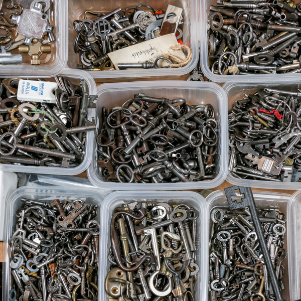 Stort parti äldre nycklar, 1800/1900-tal, bla Polhemsnycklar, möbelnycklar 