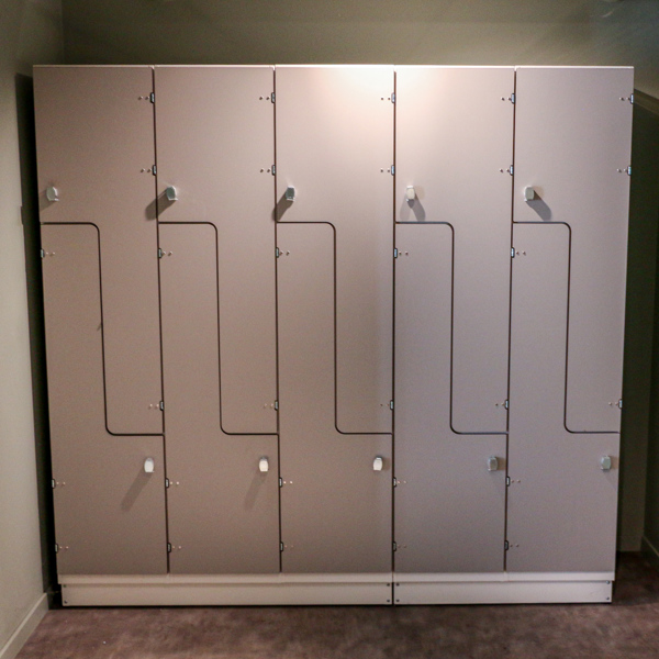 Klädskåp, låsbara, 2 sektioner