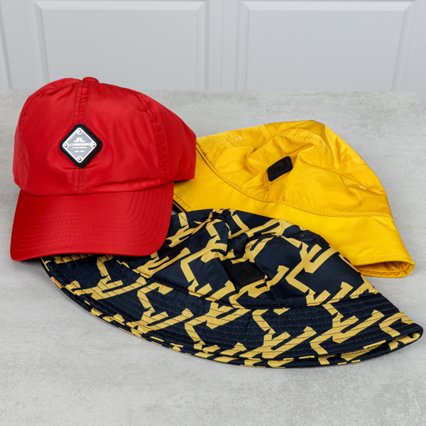 J. Lindeberg, 2 st Buckethat samt 1 st keps, oanvända