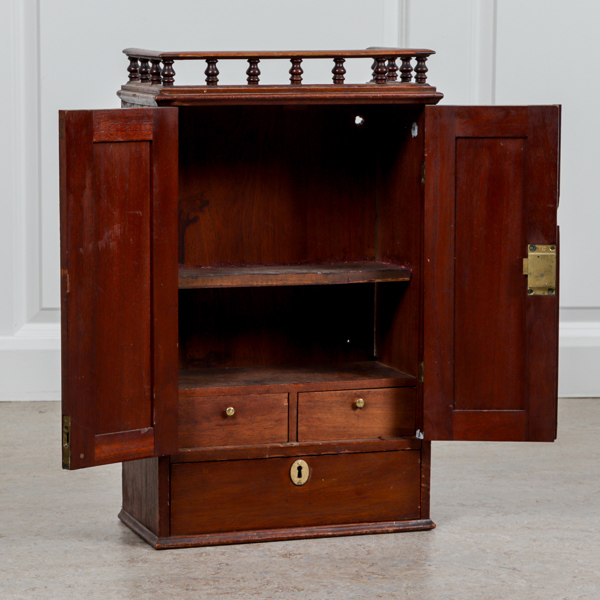 Väggskåp, mahogny, 1800/1900-tal