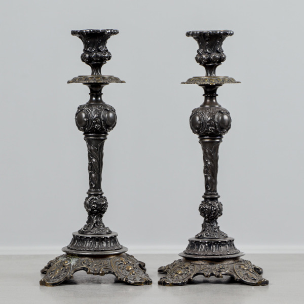 Ljusstakar, 1 par, nyrenässans, patinerad mässing