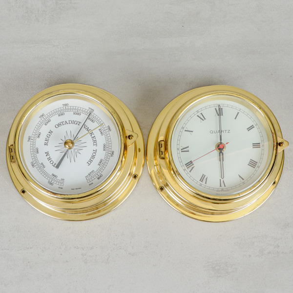 Skeppsur samt barometer, mässing