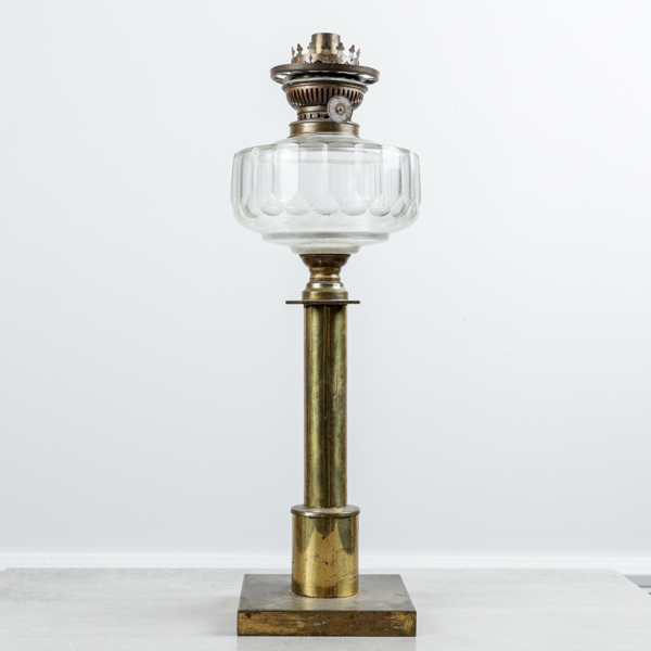 Fotogenlampfot, mässing, kristall, 1900-talets första del
