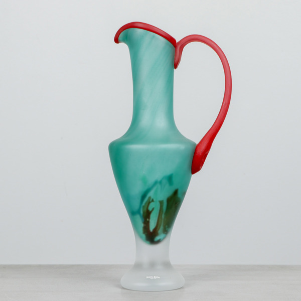 Monica Backström, hänkelvas /kanna, "Pandora", Kosta Boda, signerad