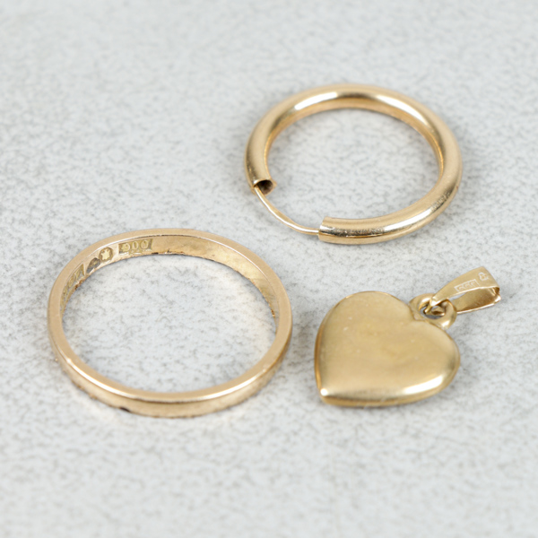 Guldföremål, 3 delar, 18k, 4.0g