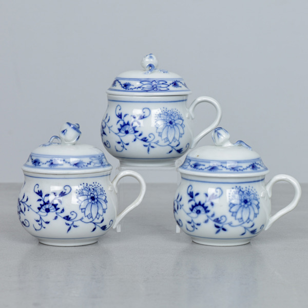 Cremekoppar, 3st, "Lökmönster", Meissen