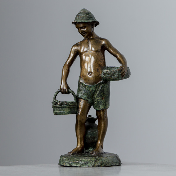Skulptur, brons, Fiskarpojke, signerad