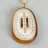  Tore Sunna (1942-2006), halssmycke, horn och trä, monogramsignerad
