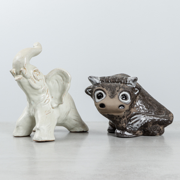 Figuriner, 2 st, elefant, keramik samt bison, Ester Wallin, Upsala Ekeby
