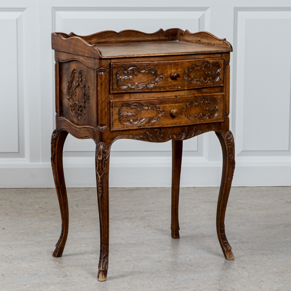 Sängbord, rokokostil, 1900-tal