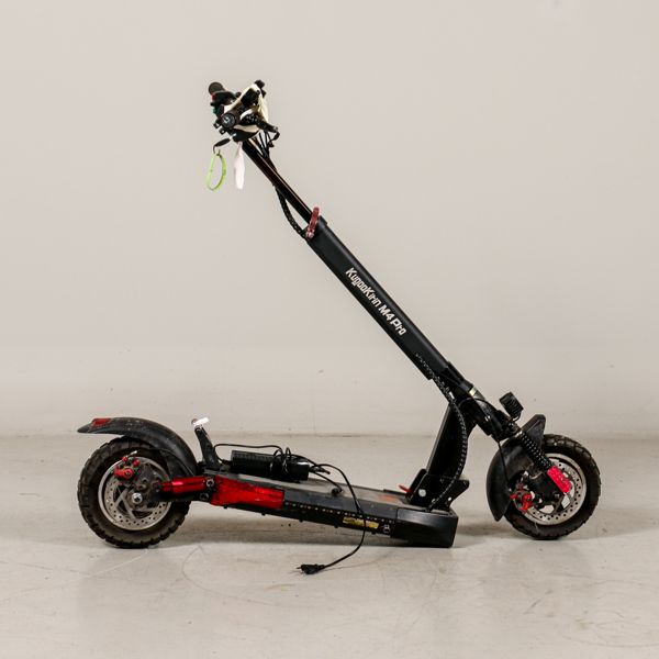 Elsparkcykel, Kugoo Kirin M4 Pro, laddare och nyckel