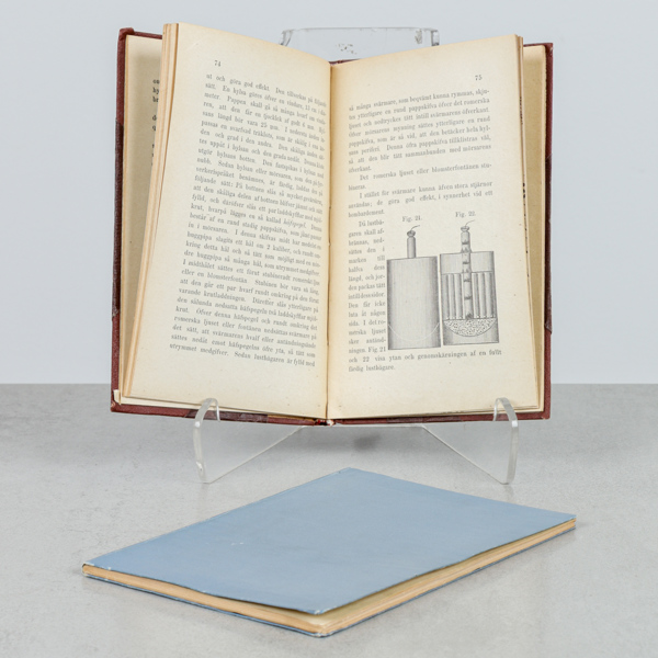 Häften 2 st, "Om konsten att meta abborrar och gäddor" år 1923, samt  "Praktisk handbok i Lustfyverkerikonsten",  år 1802