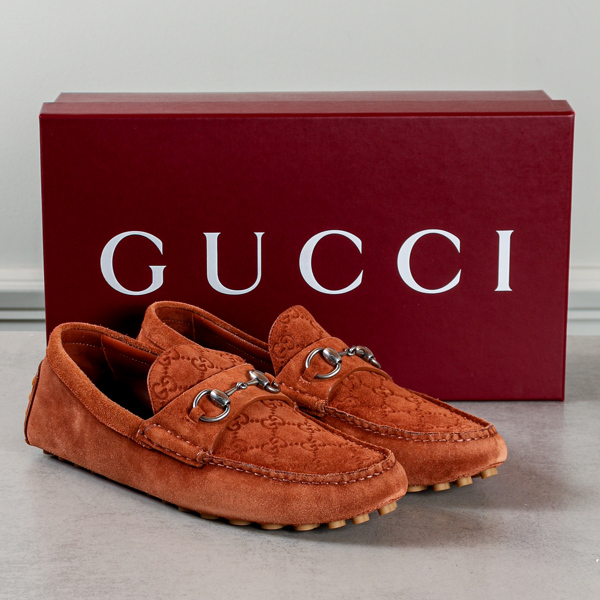 Skor, Gucci, "byron Sdriver Suede GG with horsebit", märkt strl 9