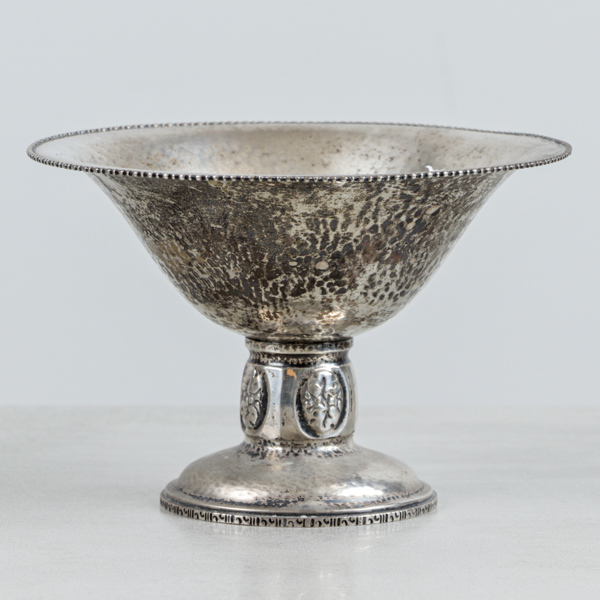 Skål på fot, silver, 212g