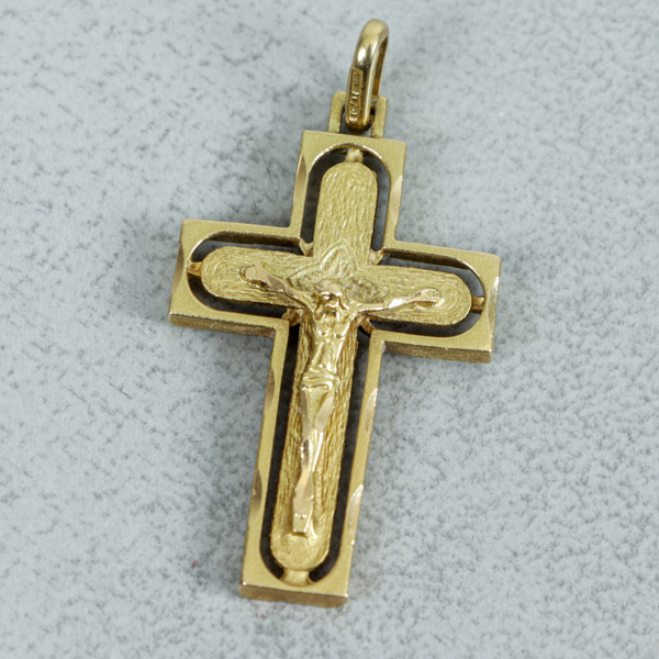 Kors, Guld 18k, 4.9g
