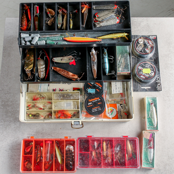 Fiskelåda, wobblers och spinnare mm