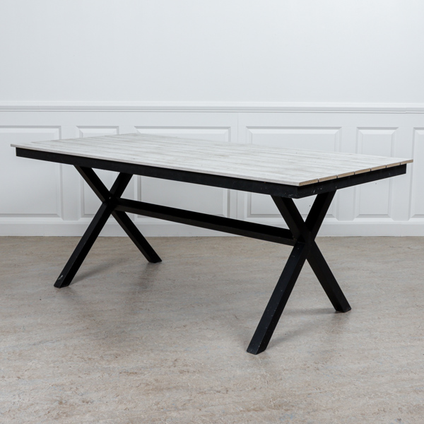 Matbord, utemiljö, samtida