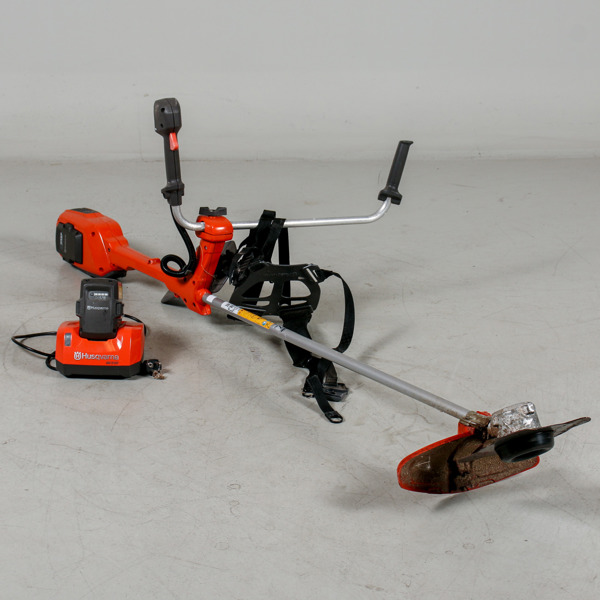 Röjsåg Husqvarna 536 Li RX, laddare & 2st batterier