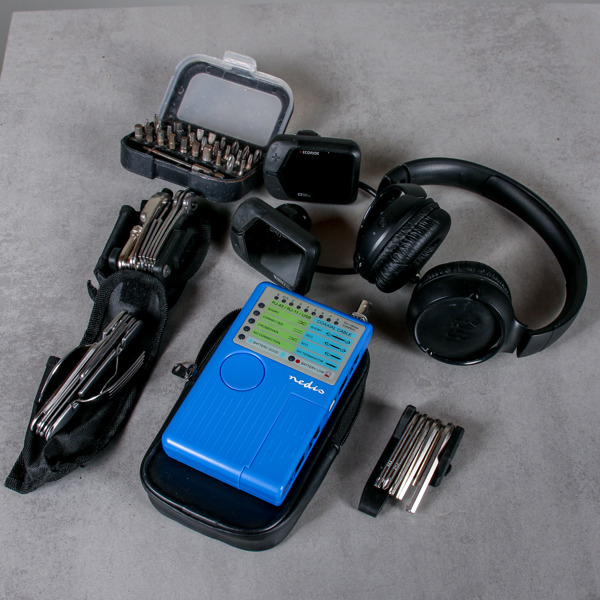 Lankabeltestare, Cykeldatorer, hörlurar, multiverktyg, bits