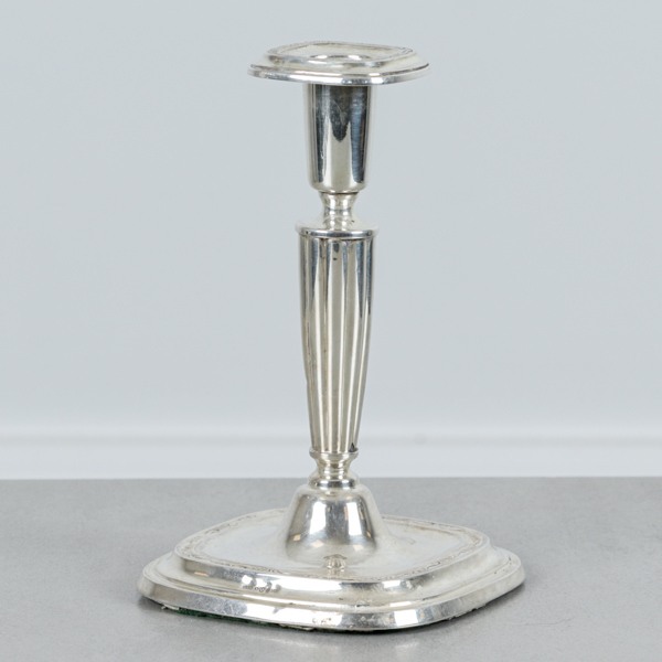 Ljusstake, silver, CH Hallberg, Stockholm, år 1957, fylld fot