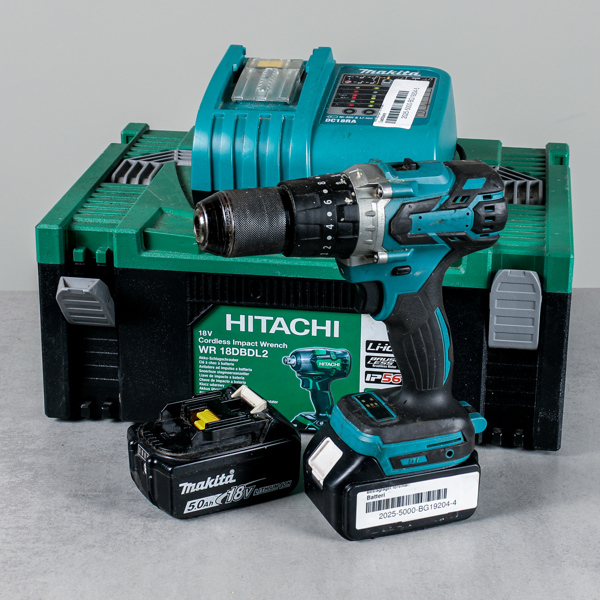 Skruvdragare, Makita, laddare och 2st batterier