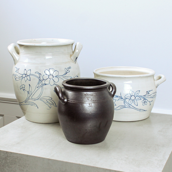 Blåvita krukor, 2 st, Rörstrand, samt 1 st Höganäskruka 3 l