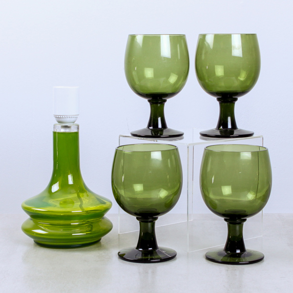 Lampfot, samt 4 st ölglas, 1960/70-tal