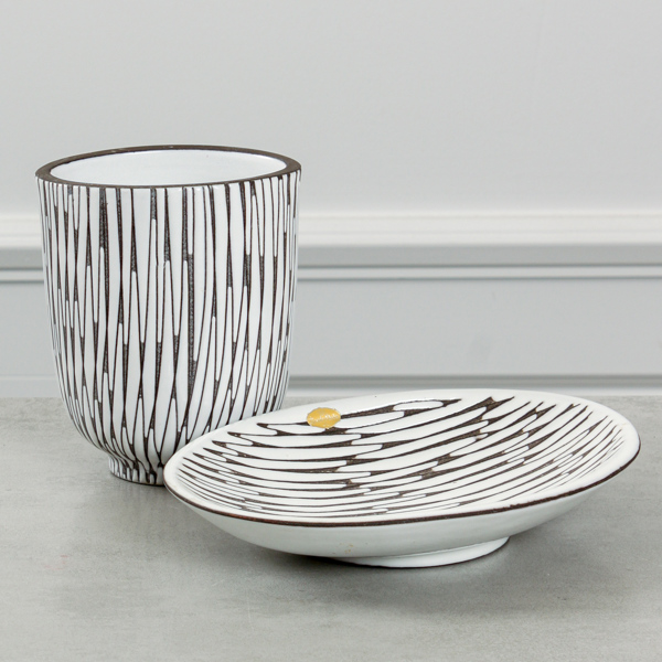 Vas samt Skålfat, "Mars", Mari Simmulson, Upsala Ekeby, i produktion år 1952-1954