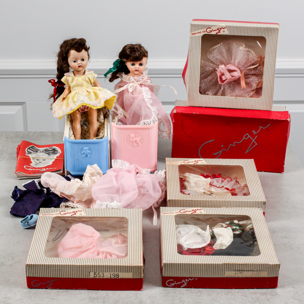 Gingerdocker, 2 st, med tillbehör, sängar, kläder med mera, USA, 1900-talets mitt