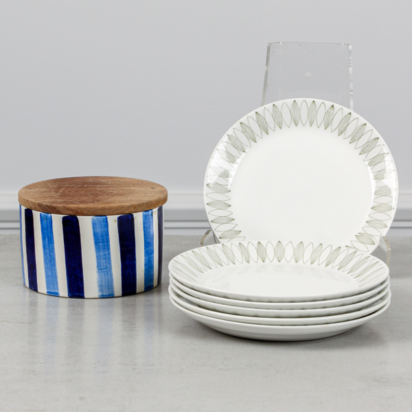 Assietter och burk med lock, Arabia samt Gefle, 1900-talets mitt