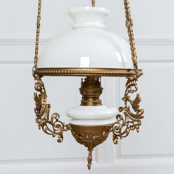 Takfotogenlampa, Nyrenässans, dekor med ekorrar, bronserad, glas, 1800-talets slut