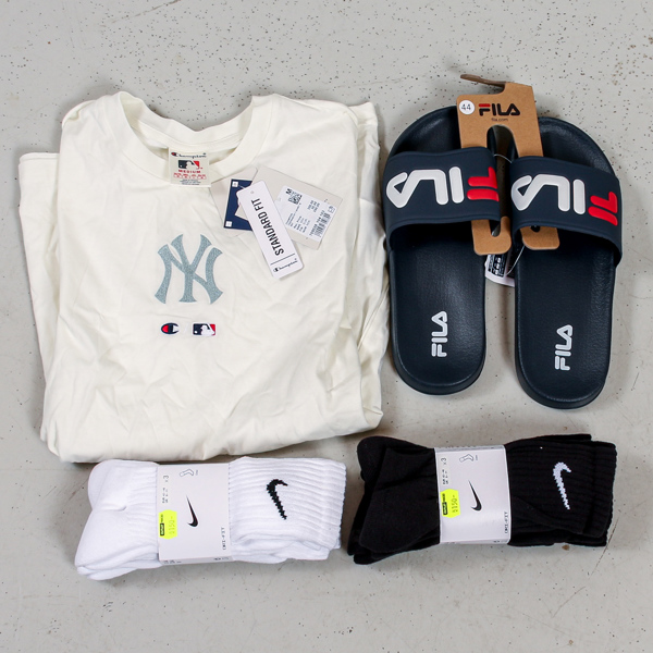 Tofflor, strl 44, Fila, T-shirt strl M, strumpor Nike strl 42-46