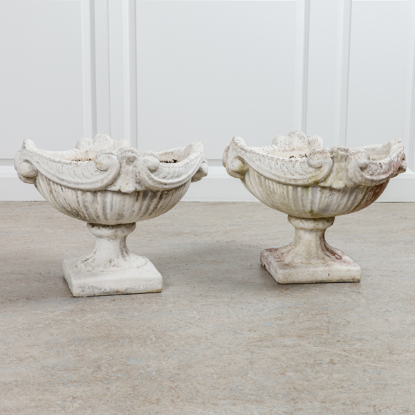 Trädgårdsurnor, 1 par, cement, 1900-tal
