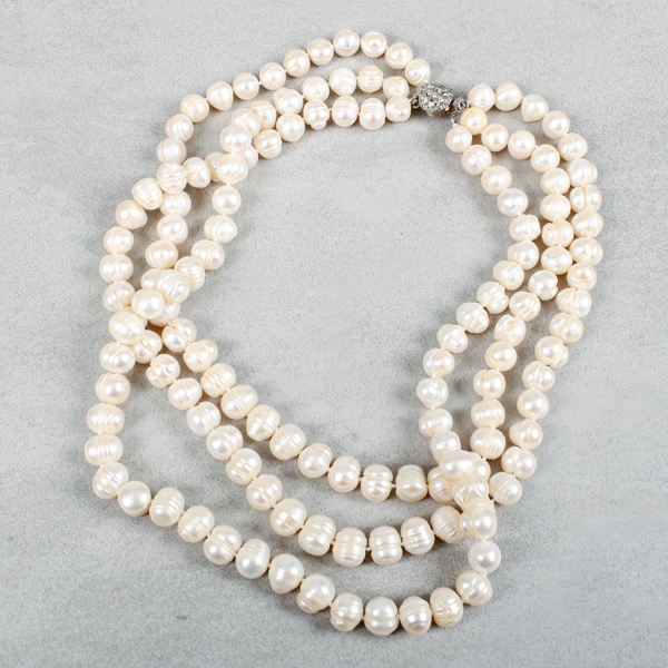 Pärlhalsband, 3 radigt
