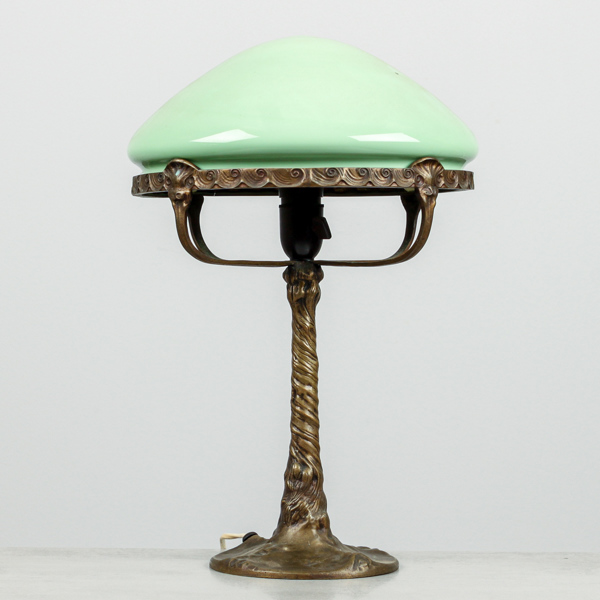 Bordslampa, jugend, patinerad brons, 1900-talets början