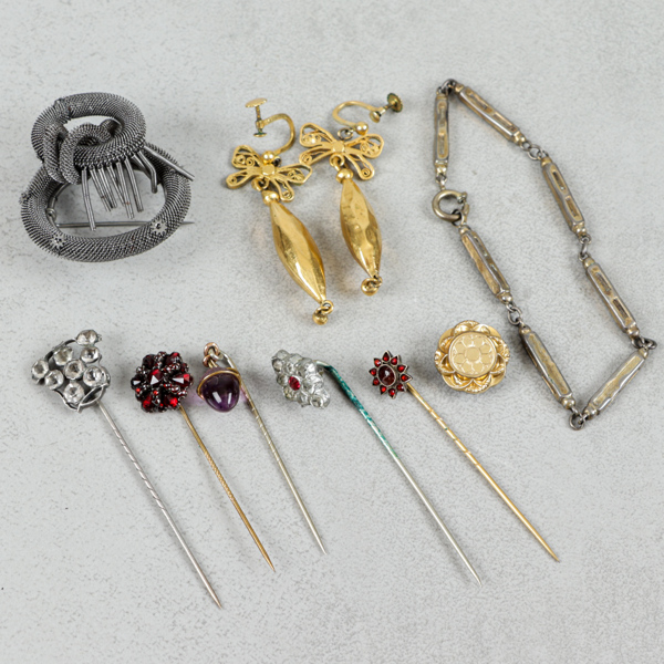 Äldre smycken och bijouterier, 9 delar