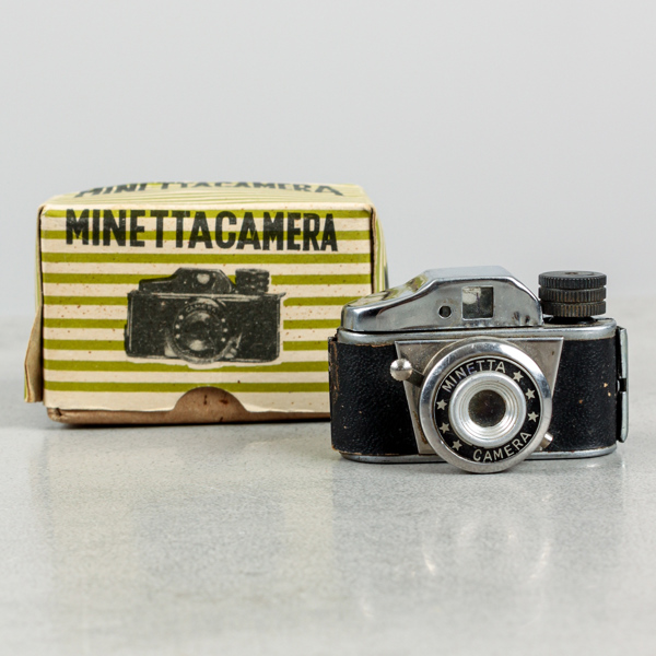 Minetta, kamera, Sk. "spionkamera", i kartong