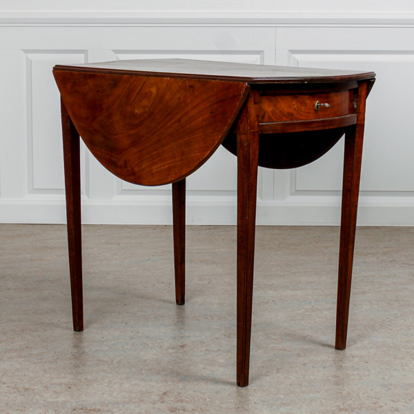 Klaffbord, England, George III, mahogny, omkring år 1800