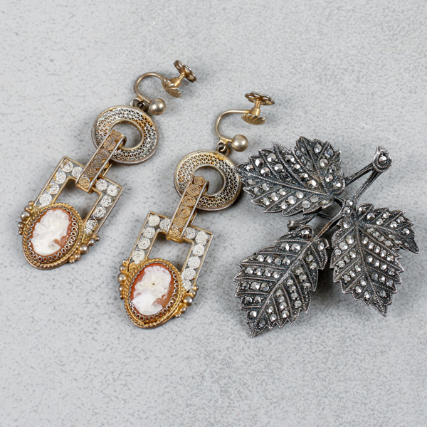 Örhängen och brosch, silver