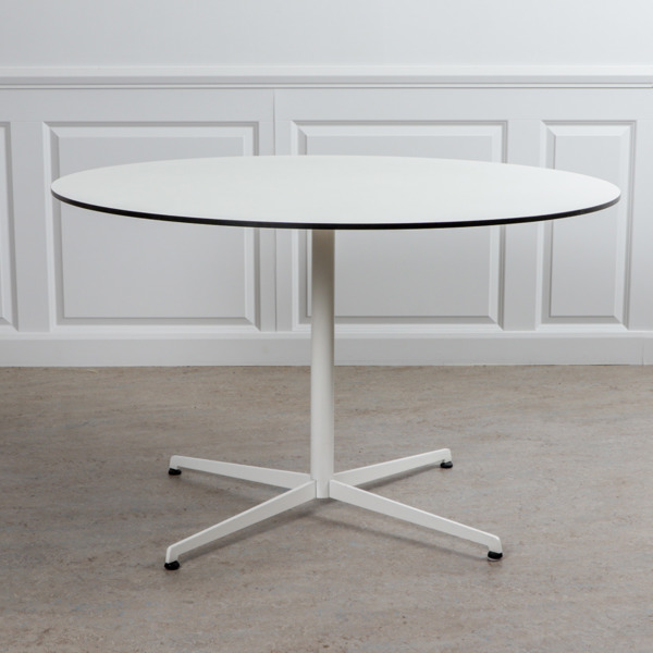 Gunilla Allard, matbord "Cooper", Lamhults, samtida