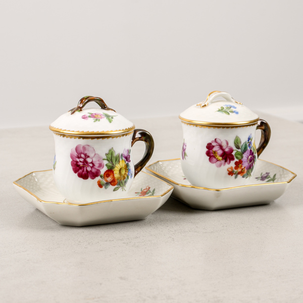 Cremekoppar, "Sachsisk Blomst", 2 st, Royal Copenhagen, Danmark, porslin, 1900-talets mitt