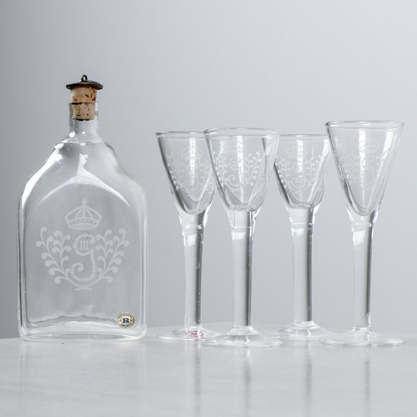 Brännvinska samt 4 st snapsglas, Reijmyre