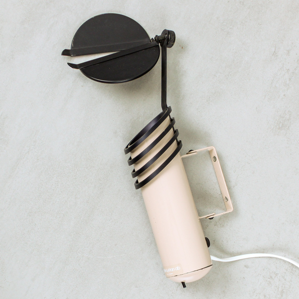 Vägglampa, "Skarabé", Ahlström /Kock/ Bylund, Ateljé Lyktan, modell 9938