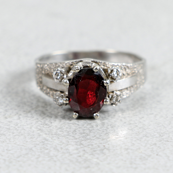 Diamantring, Guld 18k, 3.7g, 4 diamanter